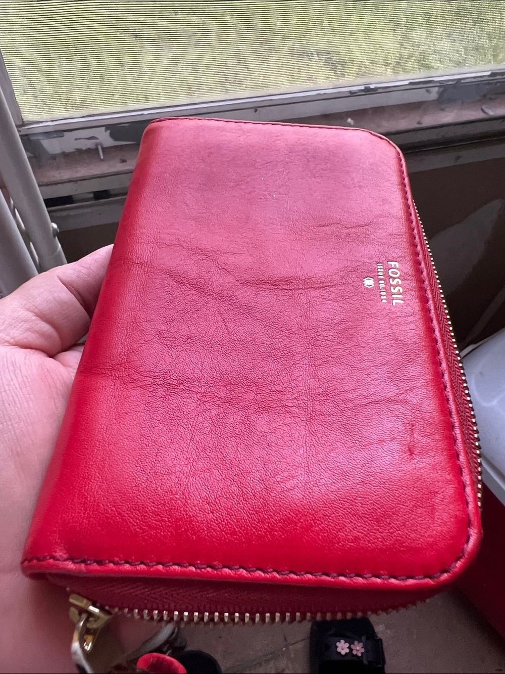 FOSSIL RED WRiSTLET. - Picture 12 of 13